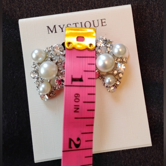 mystique womens round pearl pierced elegant wedding formal silver stud earrings - Picture 3 of 3